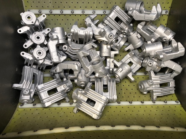 Nassstrahlen | Nassstrahltechnik | gereinigtes Bauteil | ISP - Innovative Surface Processing